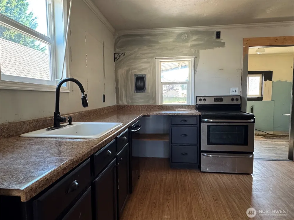 4727 Ocean Beach Highway Longview, WA 98632