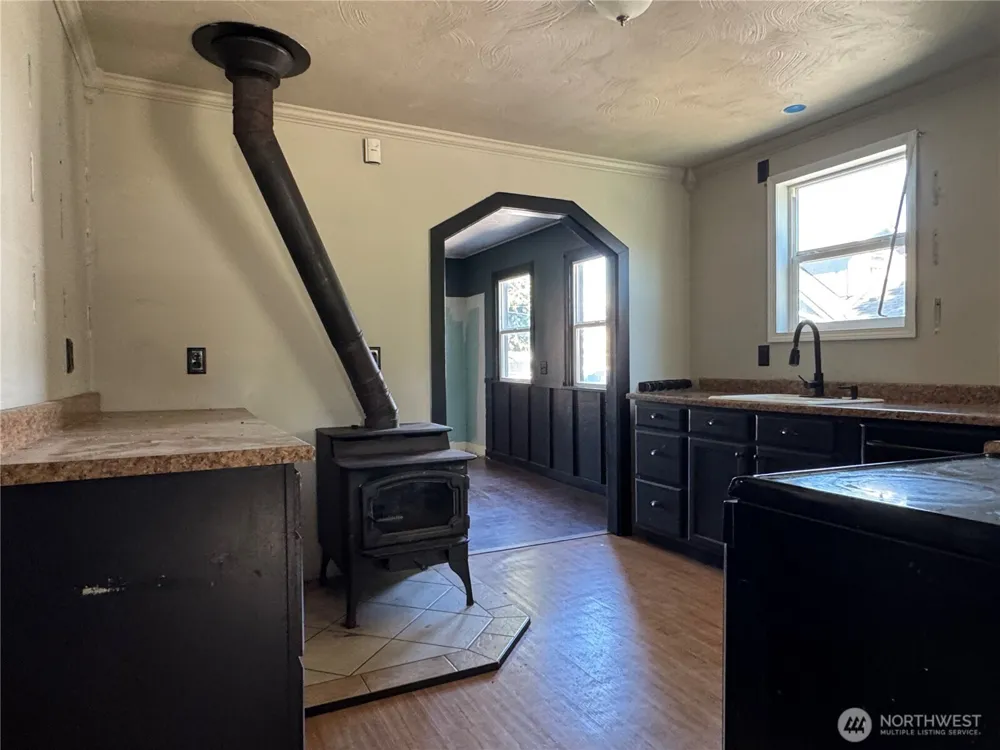 4727 Ocean Beach Highway Longview, WA 98632