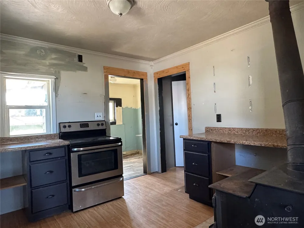 4727 Ocean Beach Highway Longview, WA 98632