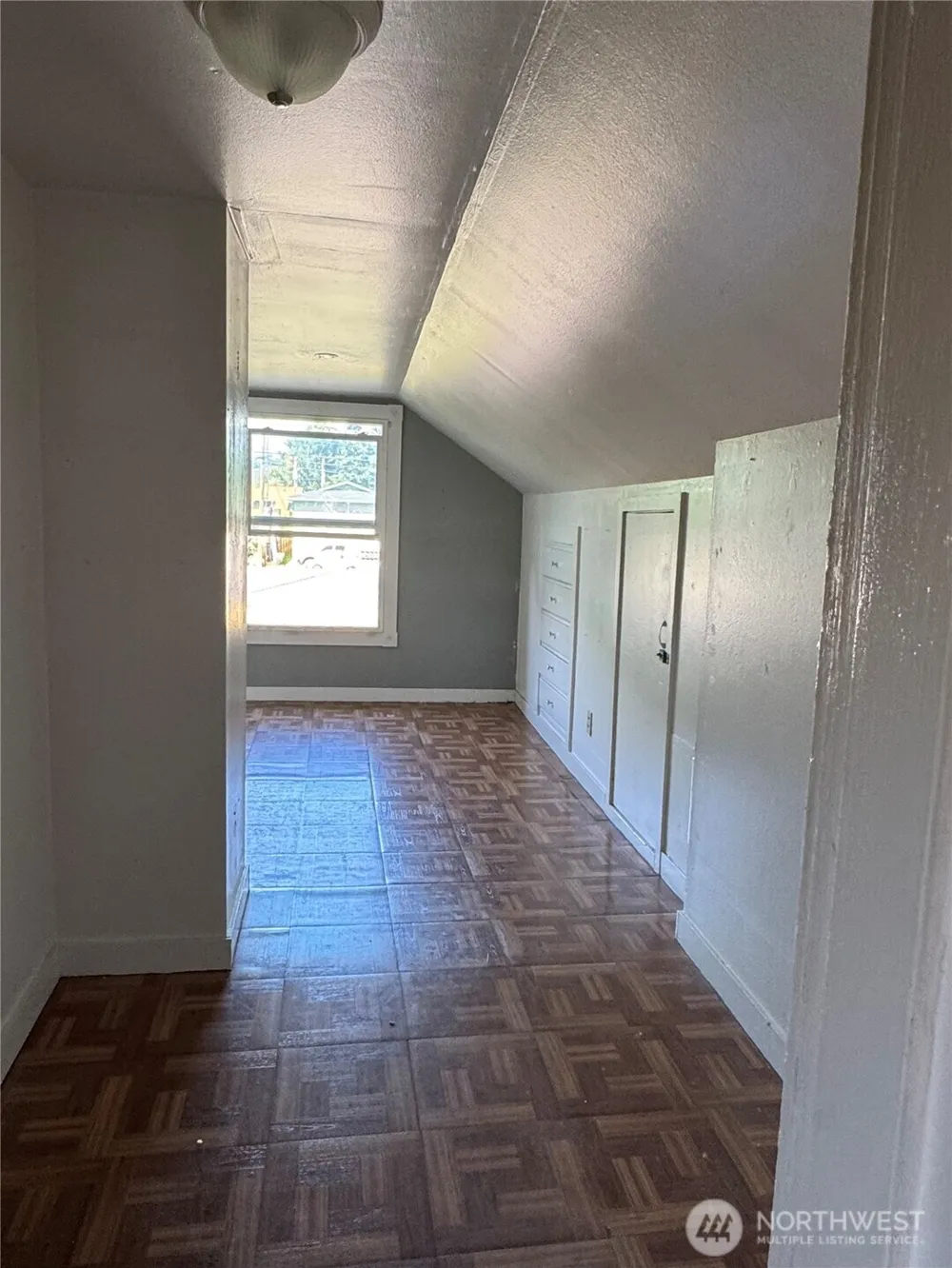 4727 Ocean Beach Highway Longview, WA 98632