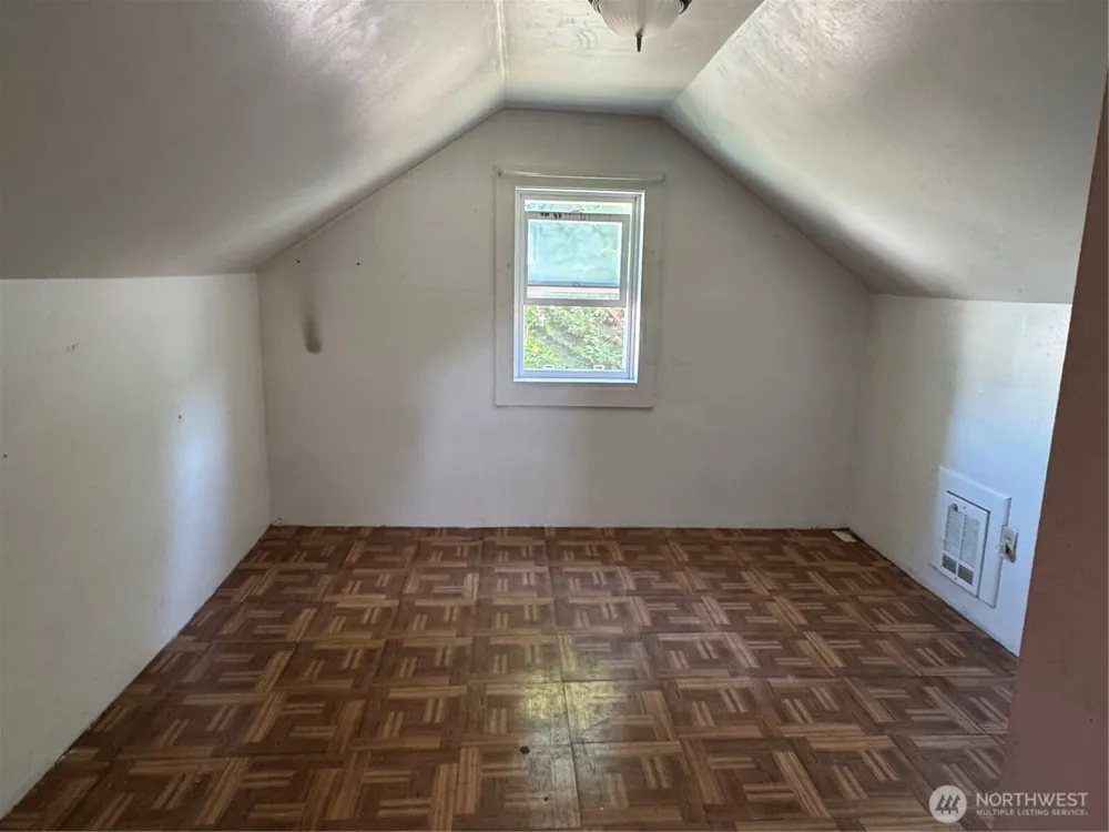 4727 Ocean Beach Highway Longview, WA 98632