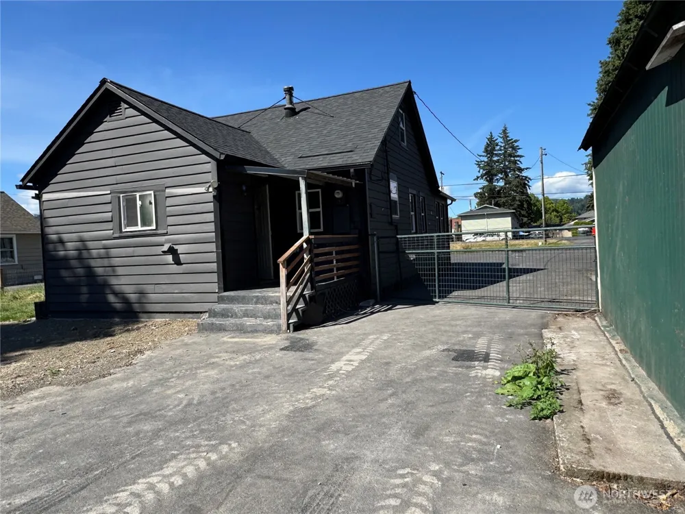 4727 Ocean Beach Highway Longview, WA 98632