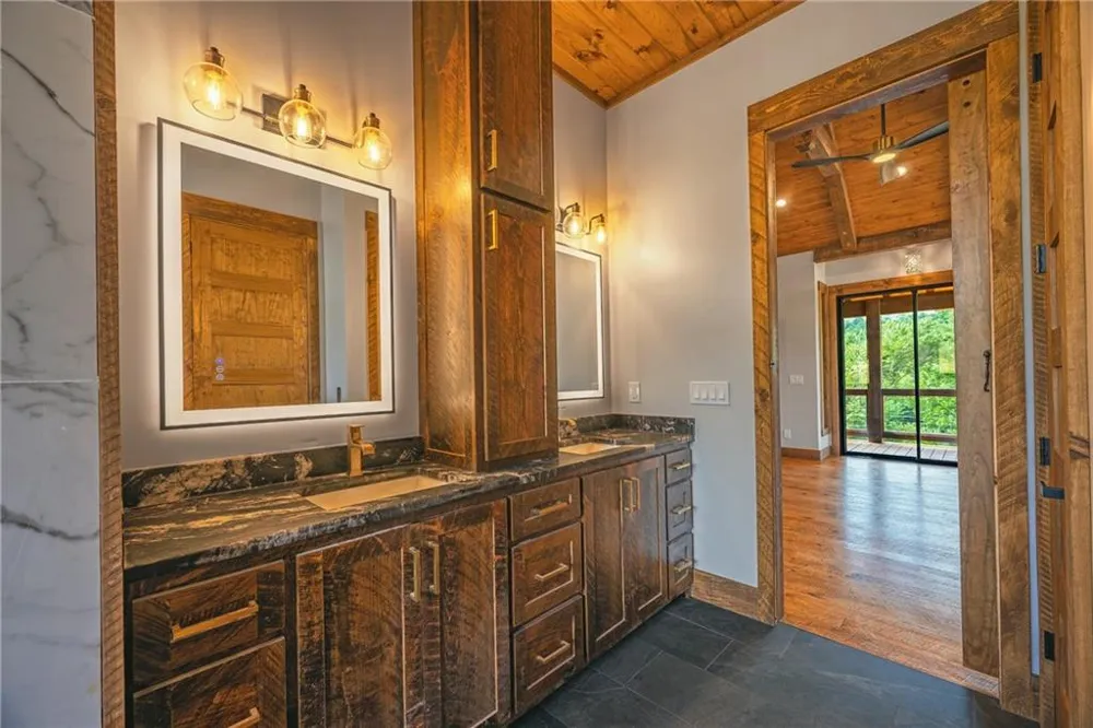 42 Waterstone Way Mineral Bluff, GA 30559