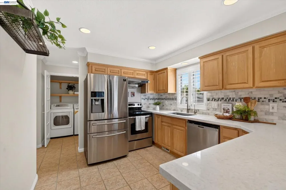 1137 Kottinger Dr #CA3 Pleasanton, CA 94566