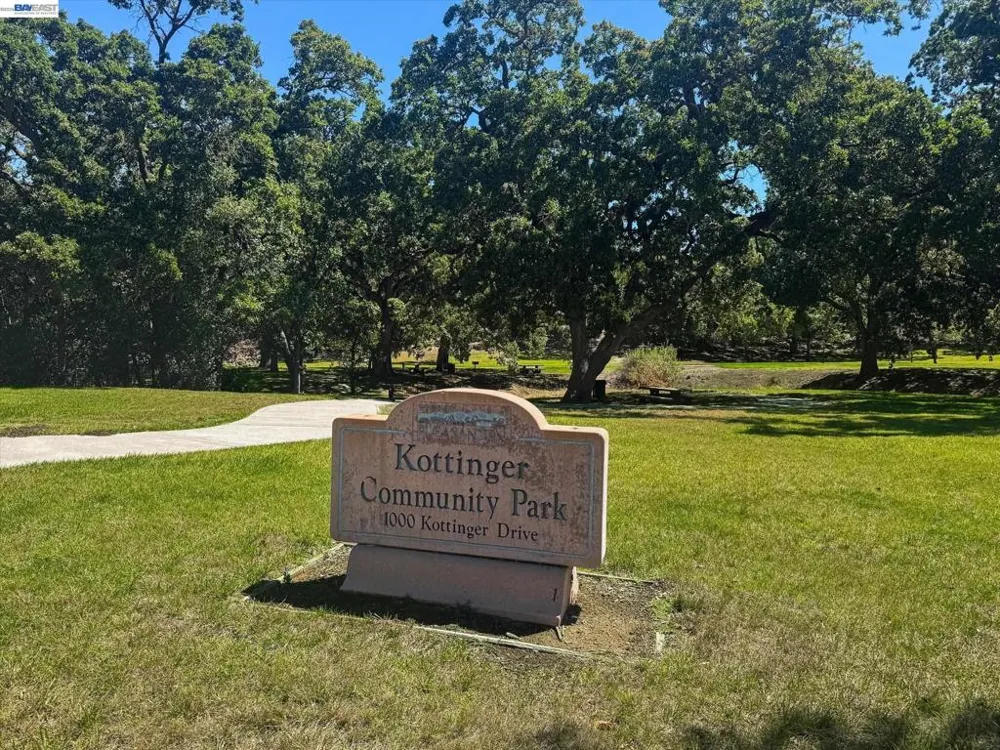 1137 Kottinger Dr #CA3 Pleasanton, CA 94566