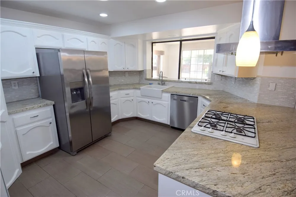 13253 Pocono Apple Valley, CA 92308