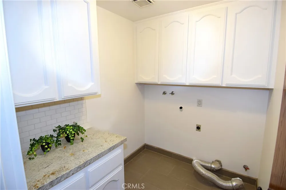 13253 Pocono Apple Valley, CA 92308