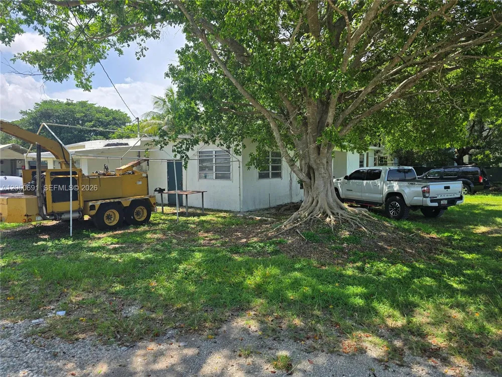 18140 SW 108th Ave Miami, FL 33157