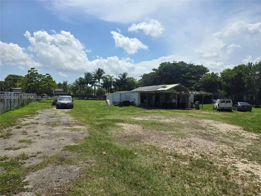 18140 SW 108th Ave Miami, FL 33157