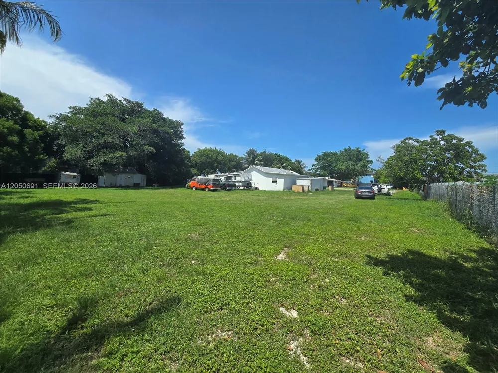 18140 SW 108th Ave Miami, FL 33157