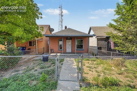 608 E 10th Street