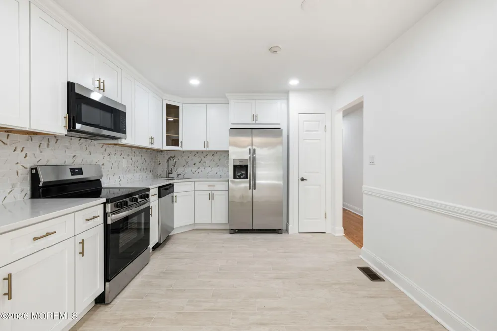 9 Melborn Drive Monroe, NJ 08831