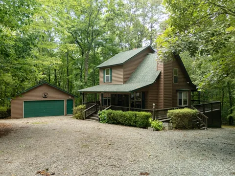 805 Tomahawk Trail