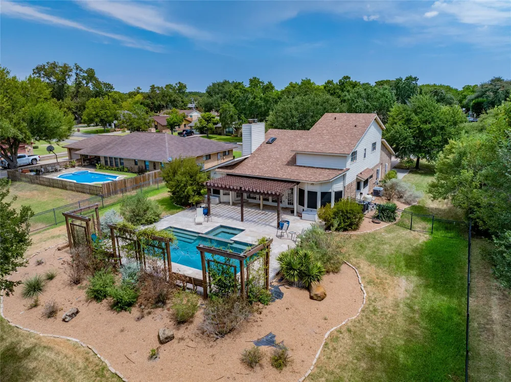 640 S College Street La Grange, TX 78945
