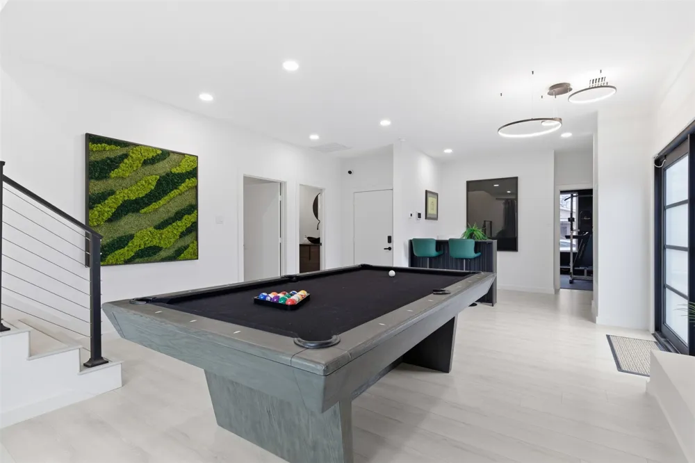 1810 Kraft Street Dallas, TX 75212
