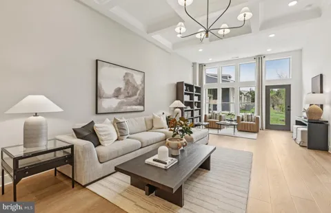 6156 AMBER LANE
