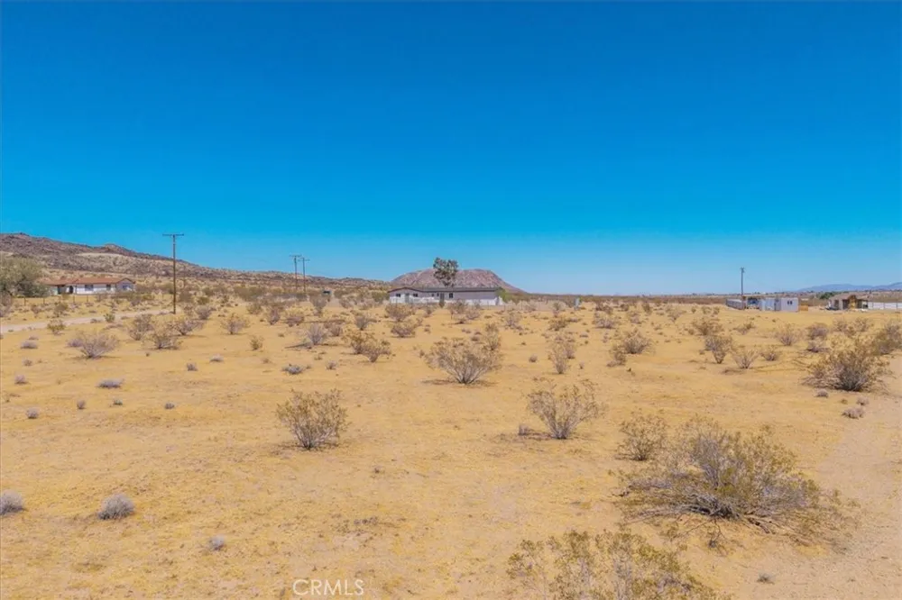 2670 Sage Avenue Landers, CA 92285