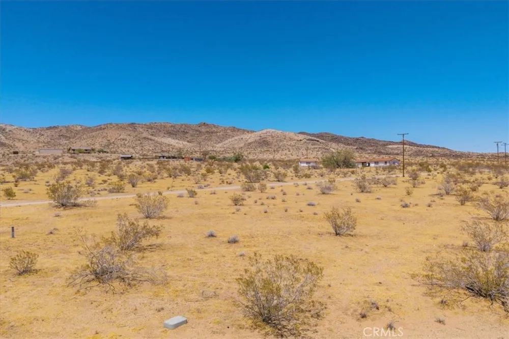 2670 Sage Avenue Landers, CA 92285