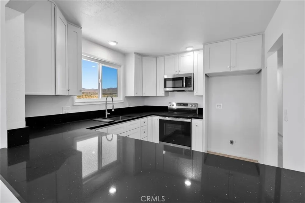 2670 Sage Avenue Landers, CA 92285