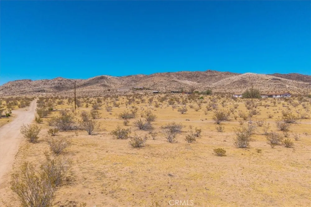 2670 Sage Avenue Landers, CA 92285