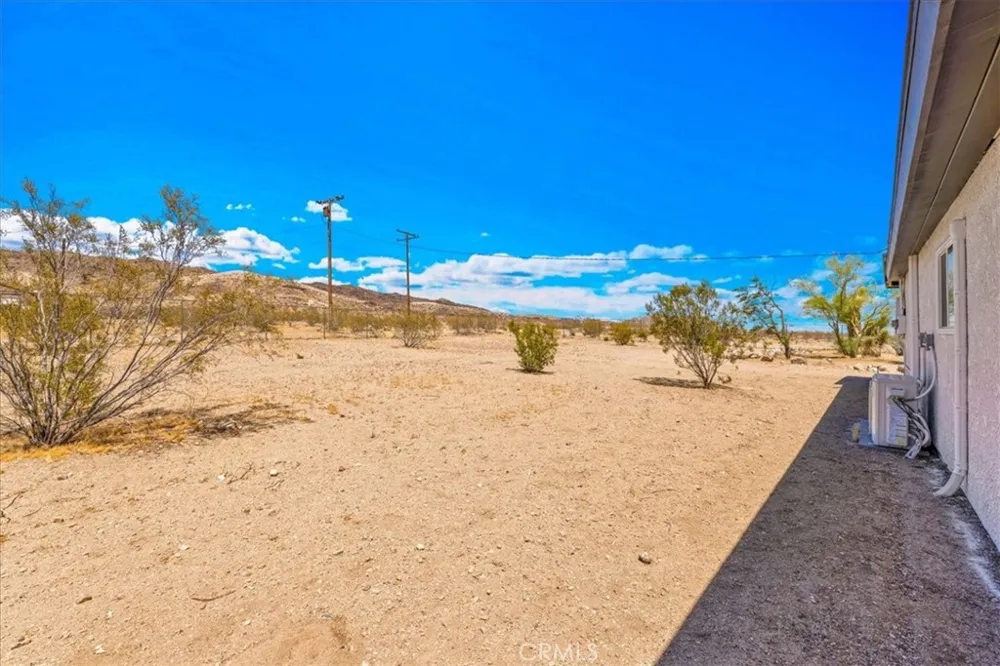 2670 Sage Avenue Landers, CA 92285