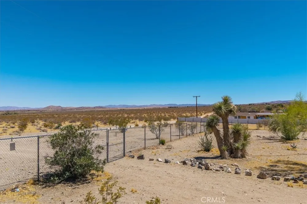2670 Sage Avenue Landers, CA 92285