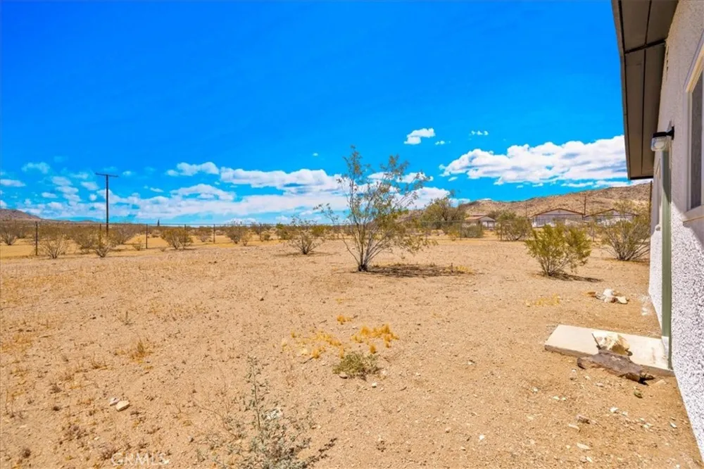 2670 Sage Avenue Landers, CA 92285