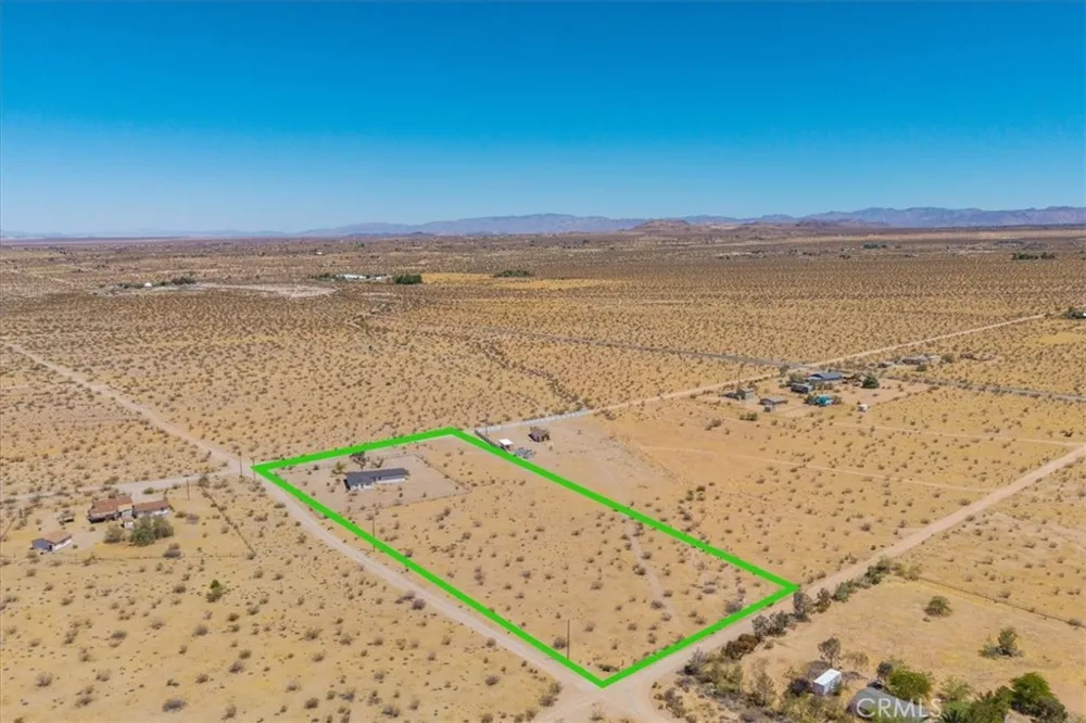 2670 Sage Avenue Landers, CA 92285