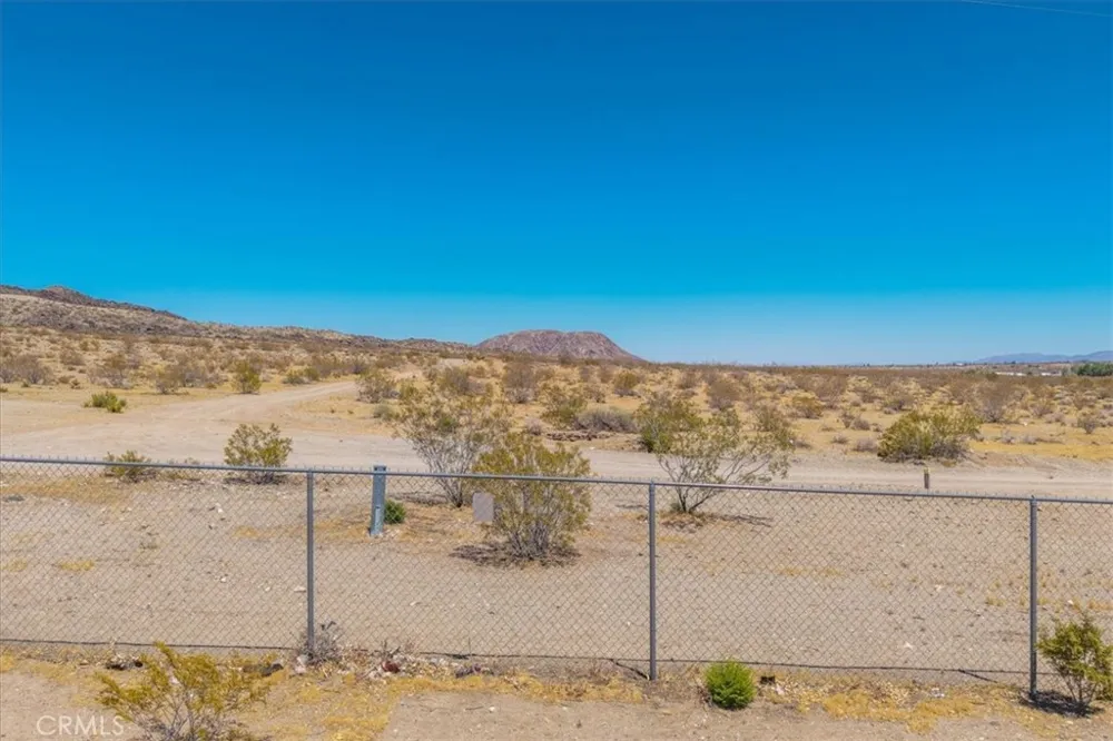 2670 Sage Avenue Landers, CA 92285