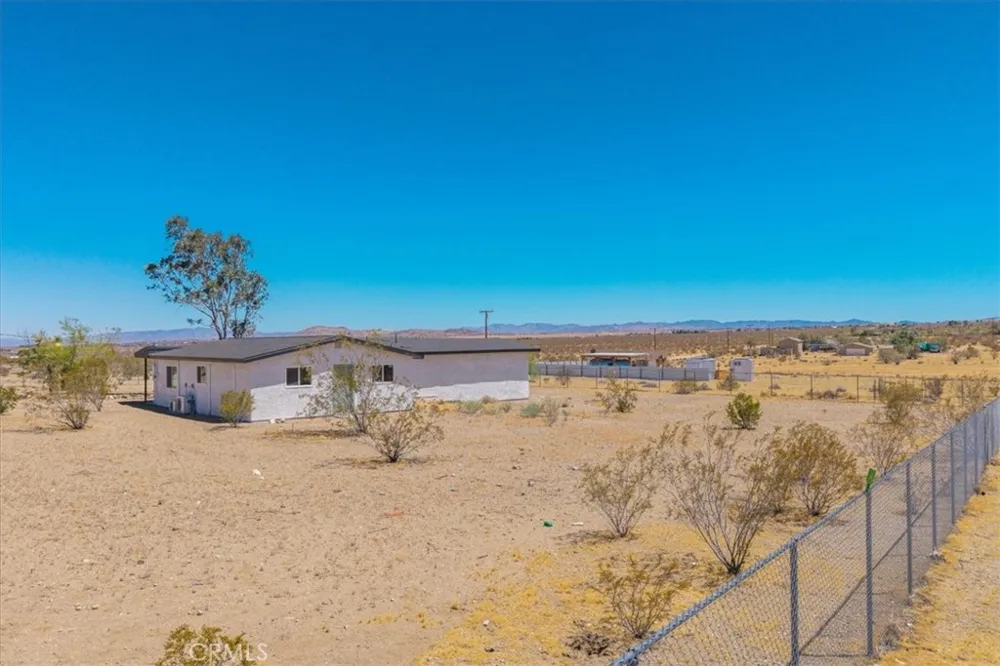 2670 Sage Avenue Landers, CA 92285