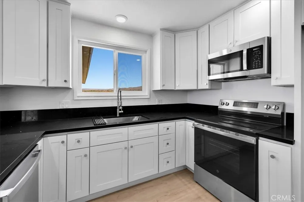 2670 Sage Avenue Landers, CA 92285