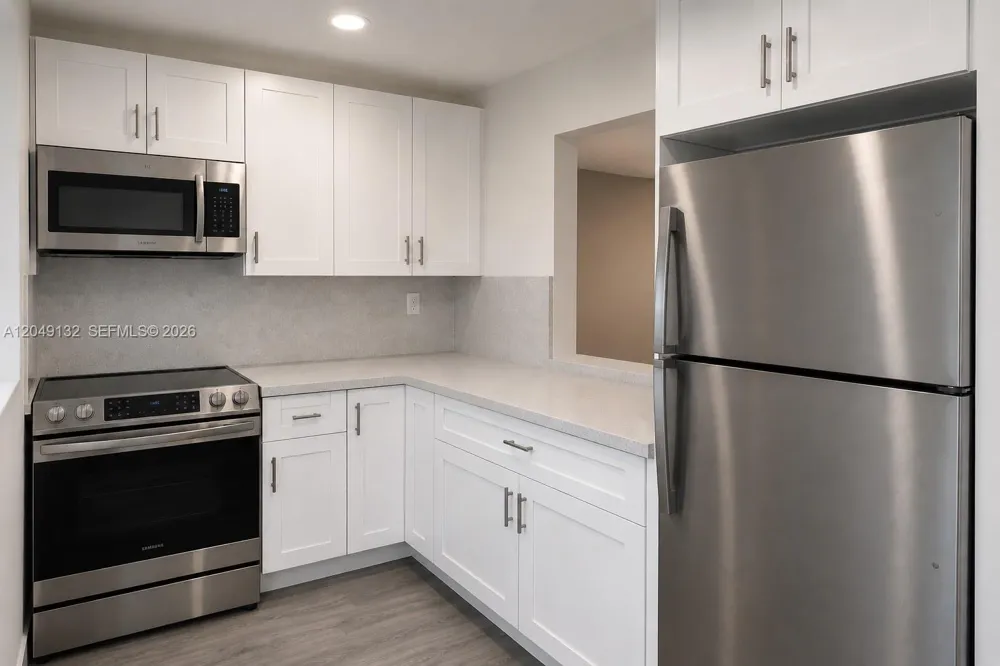 6175 W 20th Ave #306 Hialeah, FL 33012