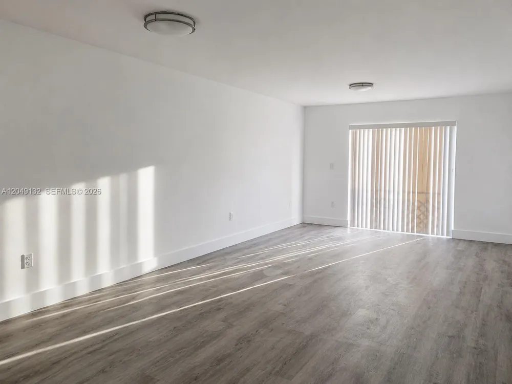 6175 W 20th Ave #306 Hialeah, FL 33012