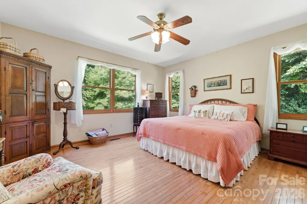 121 Forest Run Rd Forest Run Road #121 Forest Run Rd Whittier, NC 28789