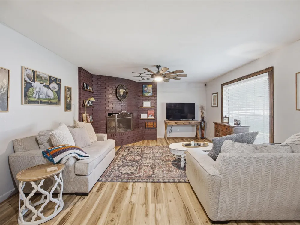 901 Pebble Street Bowie, TX 76230