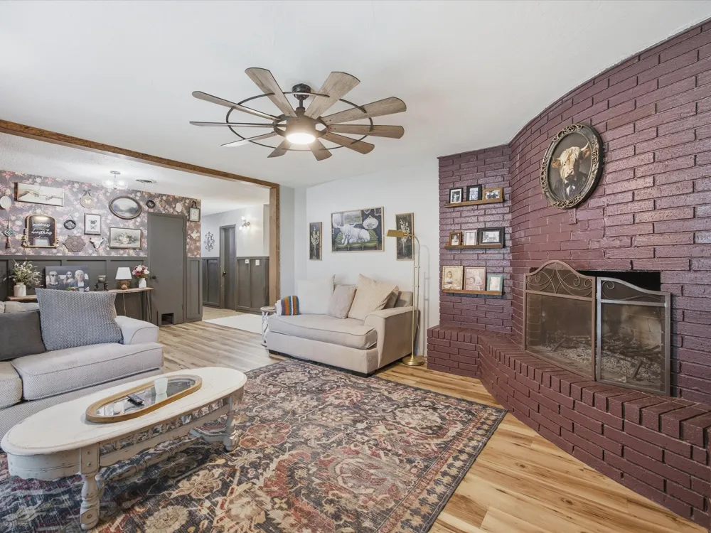 901 Pebble Street Bowie, TX 76230