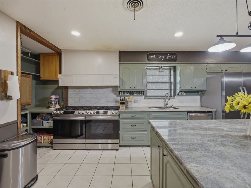 901 Pebble Street Bowie, TX 76230