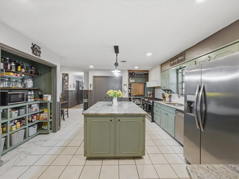 901 Pebble Street Bowie, TX 76230