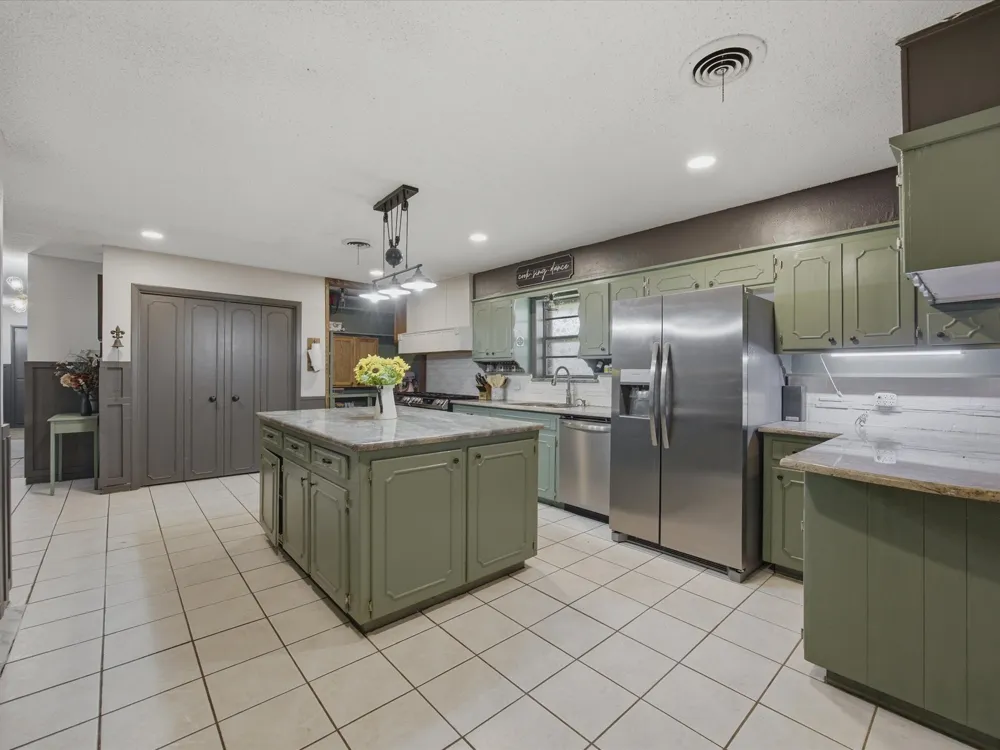 901 Pebble Street Bowie, TX 76230