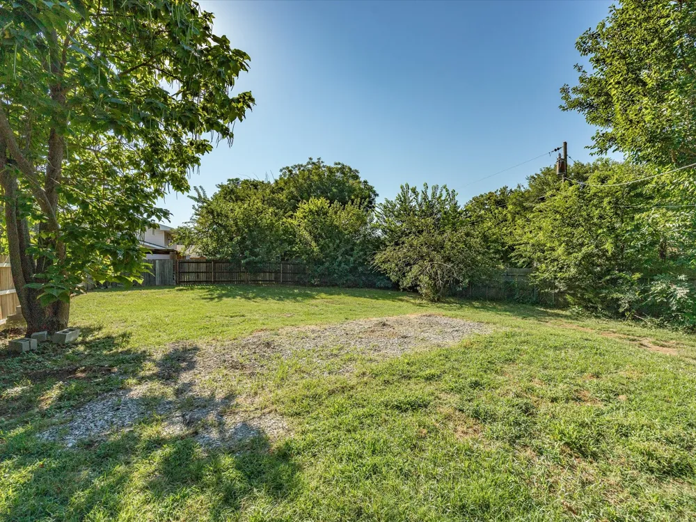 901 Pebble Street Bowie, TX 76230