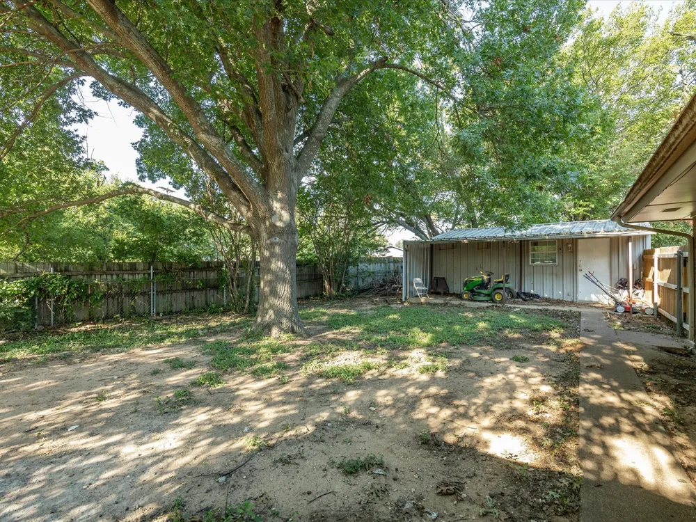 901 Pebble Street Bowie, TX 76230