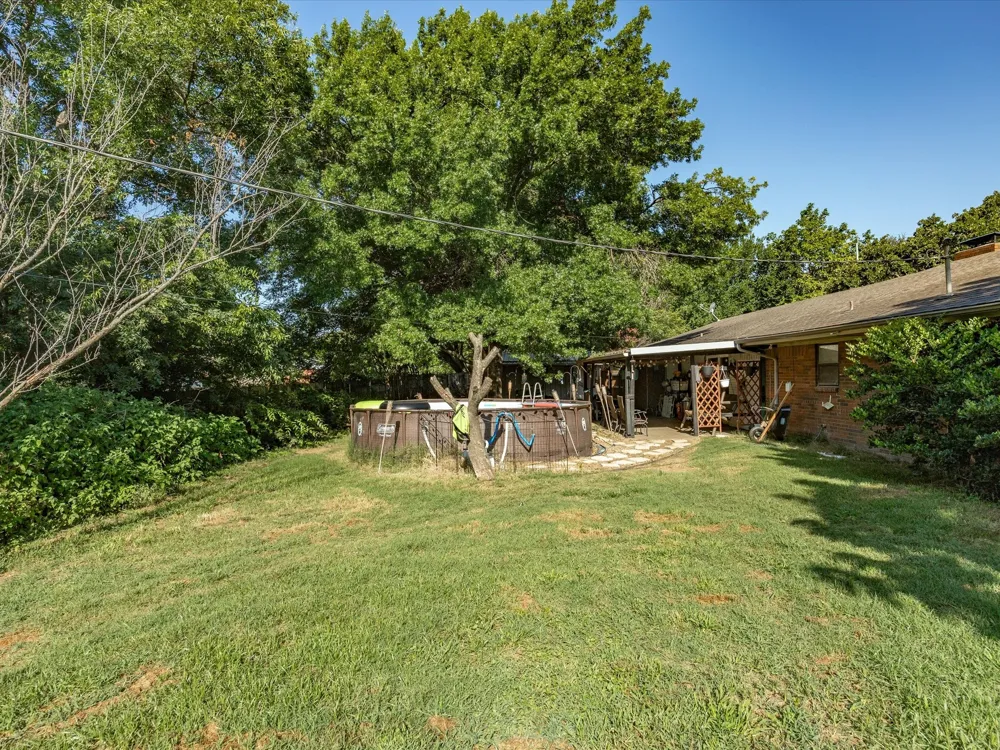 901 Pebble Street Bowie, TX 76230