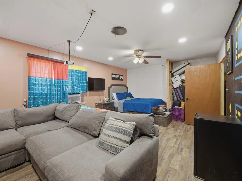 901 Pebble Street Bowie, TX 76230