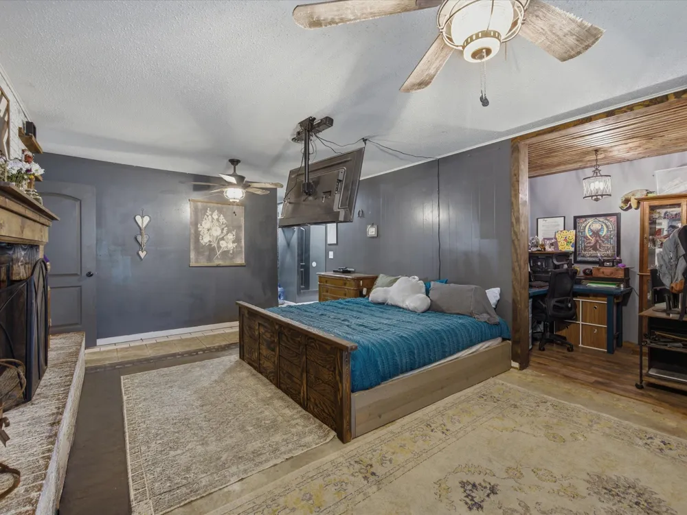 901 Pebble Street Bowie, TX 76230
