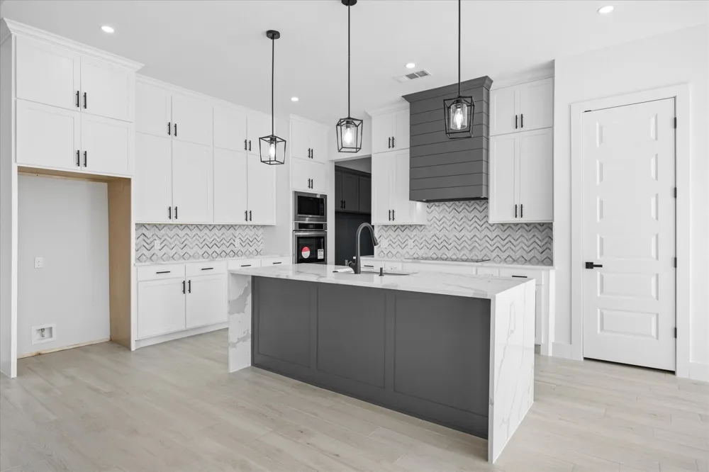 2057 Glenhollow Drive Weatherford, TX 76088