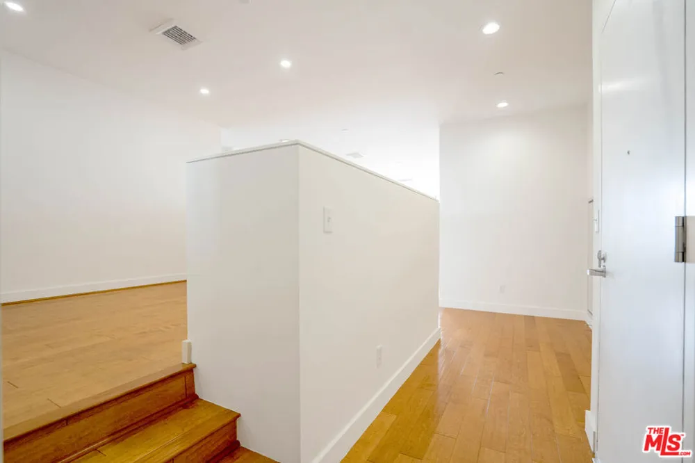 3810 Wilshire Boulevard #1911 Los Angeles, CA 90010