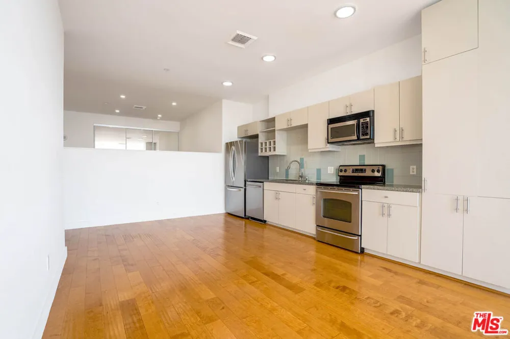 3810 Wilshire Boulevard #1911 Los Angeles, CA 90010