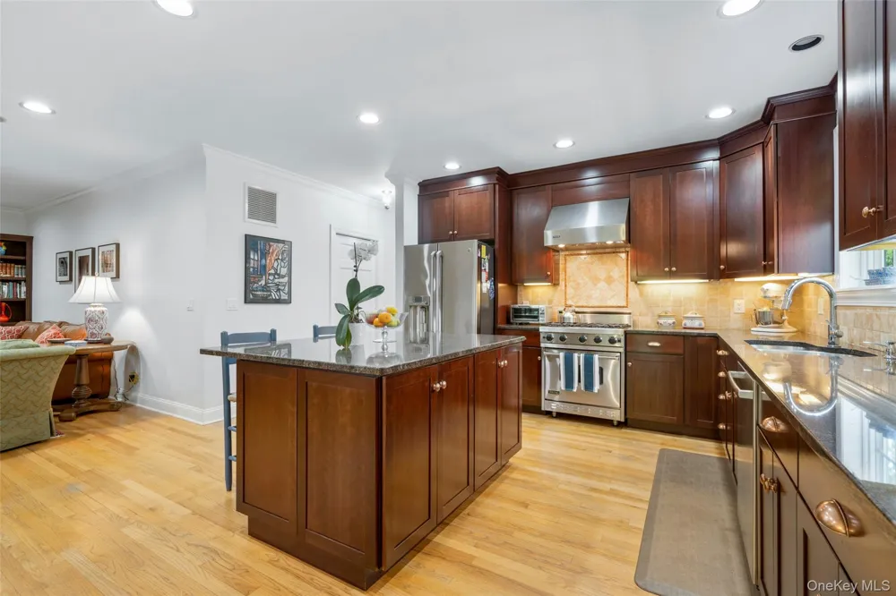 525 Carroll Avenue Mamaroneck, NY 10543