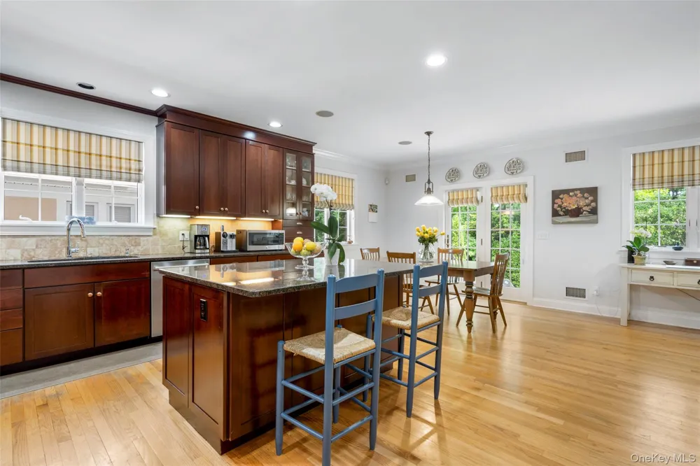 525 Carroll Avenue Mamaroneck, NY 10543