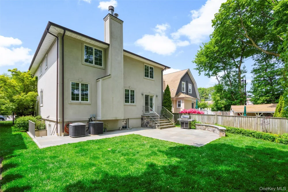 525 Carroll Avenue Mamaroneck, NY 10543